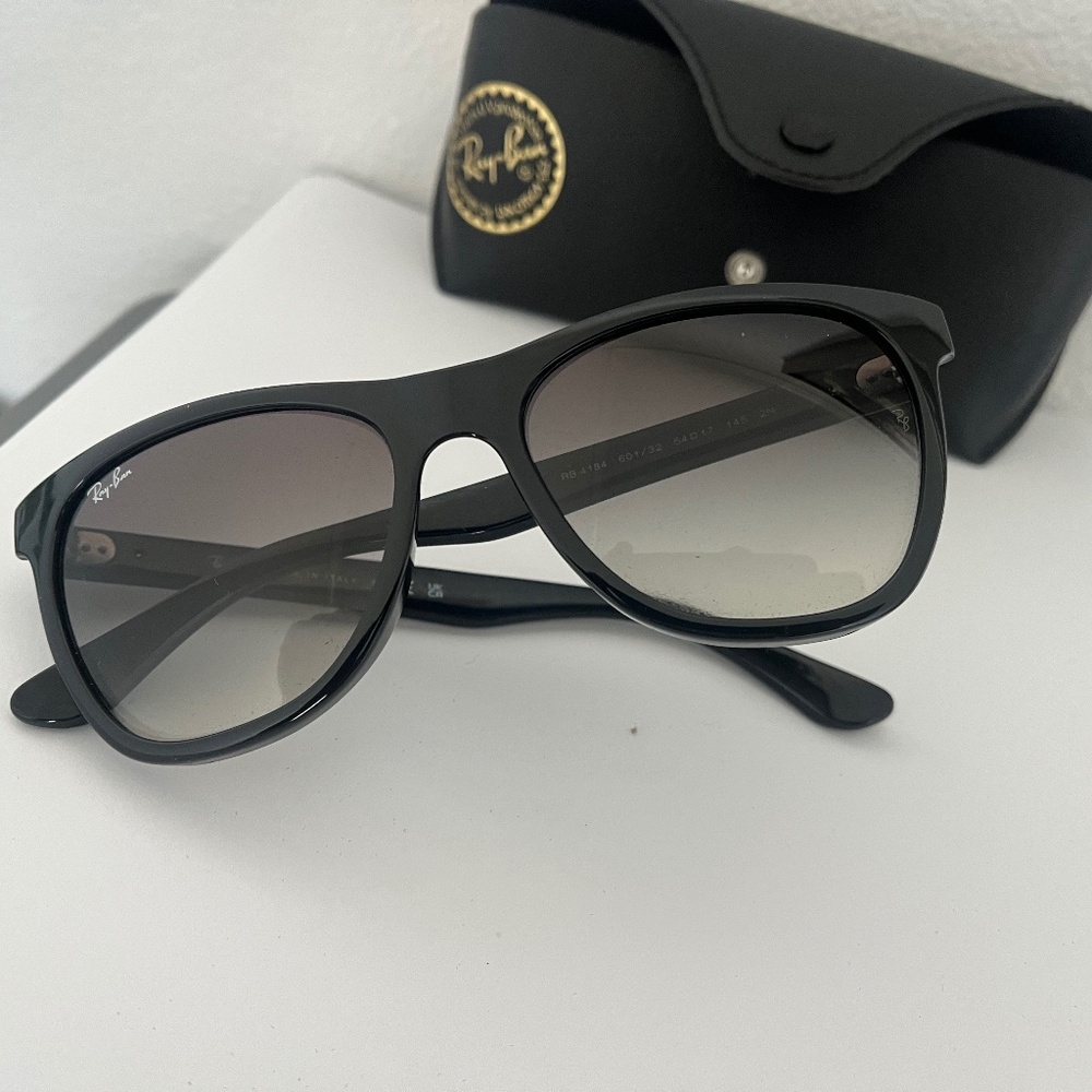 Ray-Ban RB4184 sunglasses